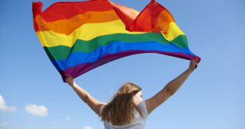Em agosto são celebrados o Dia Nacional da Visibilidade Lésbica e o Dia Nacional do Orgulho Lésbico Foto: Freepik