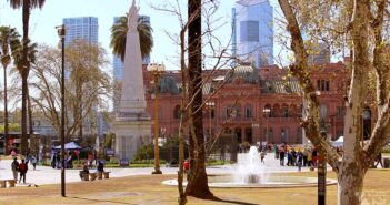 A Casa Rosada é um dos pontos turísticos mais conhecidos de Buenos Aires - ViajaBi