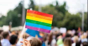 Ação no STF busca invalidar lei que proíbe crianças em paradas do orgulho LGBTQIA+