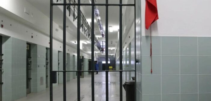 Conselho da Europa quer que governos adotem medidas para proteger reclusos transexuais
